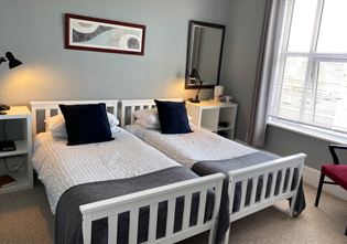 twin bedroom shanklin